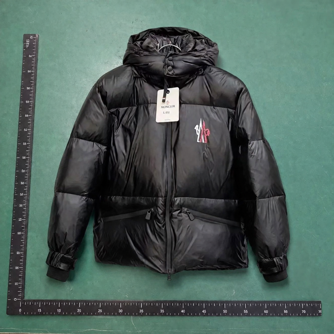 Moncler Down Jacket QC: Rechecking Missing Cuff Photos